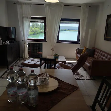 Romantic Lakeside Retreat - Nature Sport Near Bp